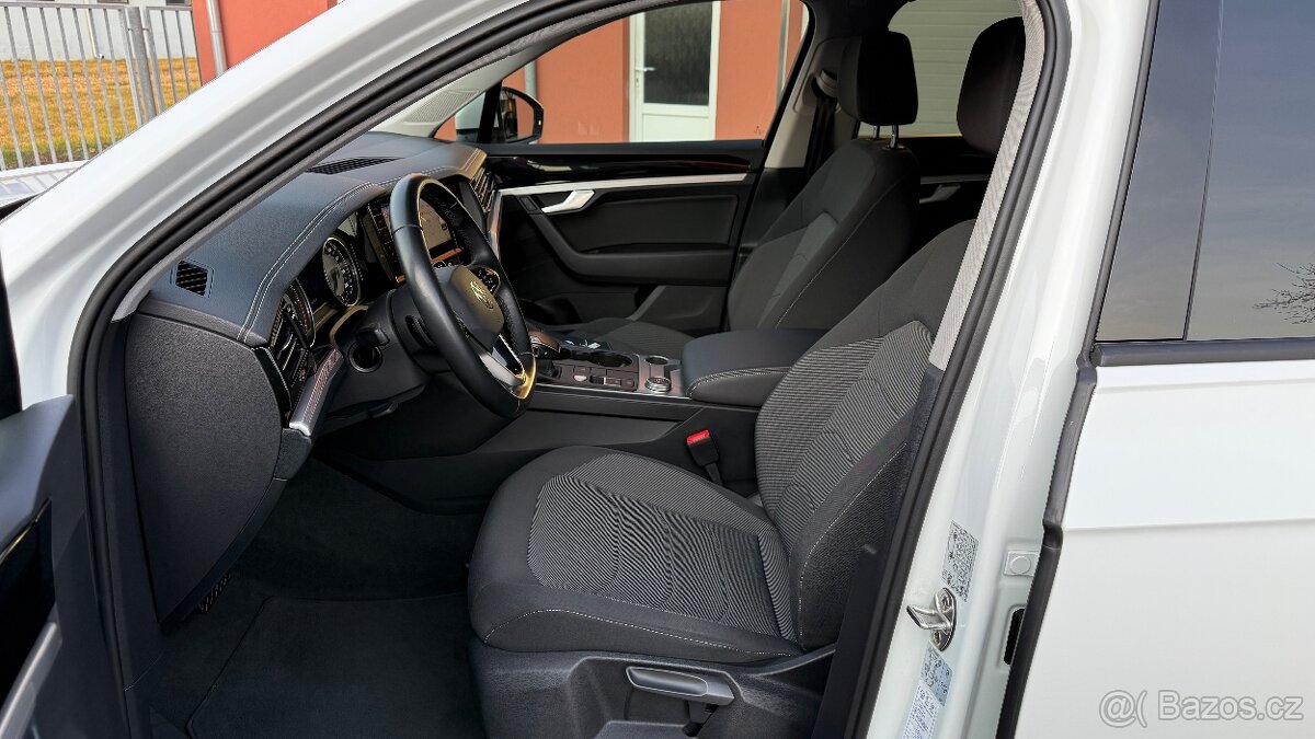 Volkswagen Touareg //3.0TDi//170kW//TOP-STAV//SERVIS-VW// - 12
