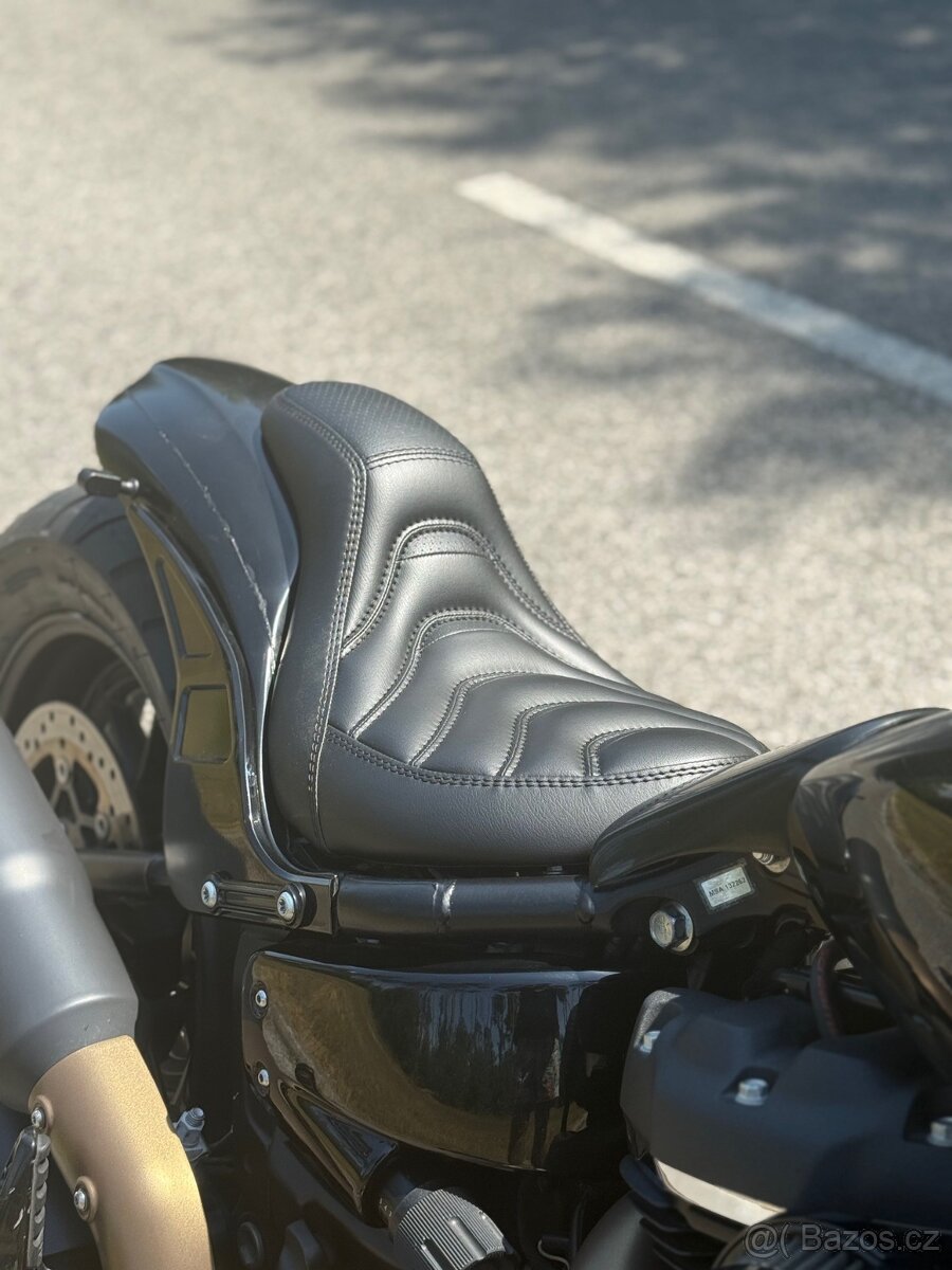 HARLEY DAVIDSON FAT BOB 107 - 12