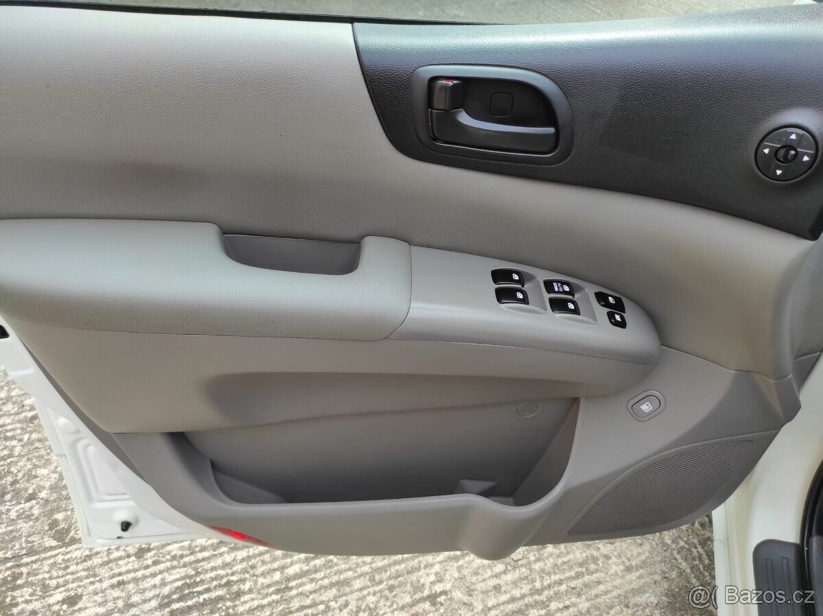 Kia Carnival FACELIFT 2.2 CRDI 110 KW 7 míst - 12