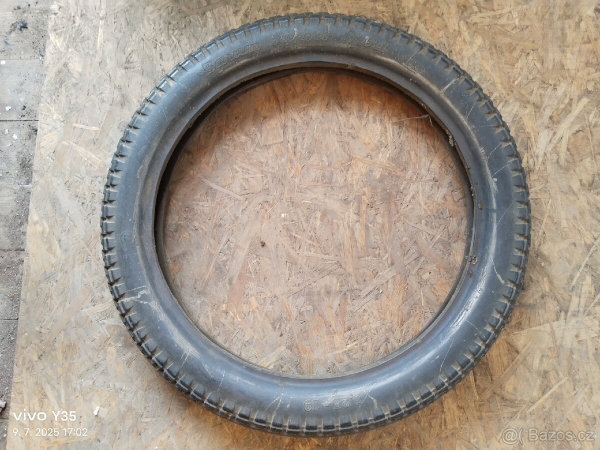 Jawa a ČZ - Baťa a Barum 19" - 12