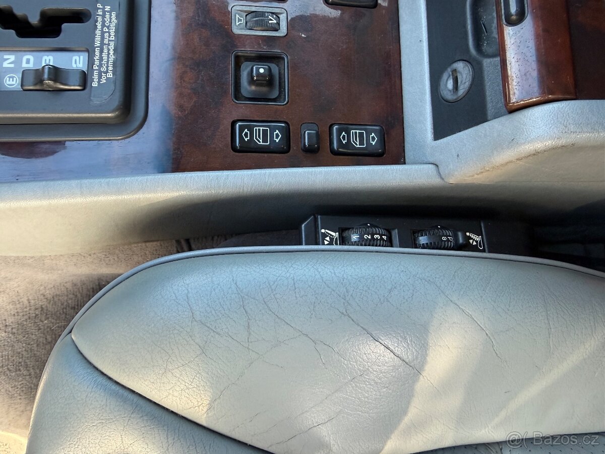 Mercedes-Benz S124 300 TE 4MATIC (1992) - 12