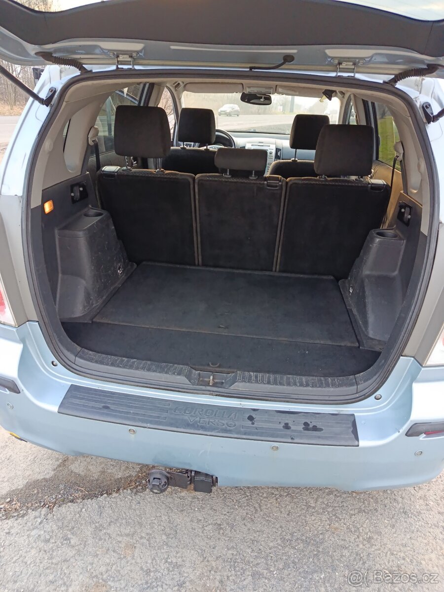 Toyota Corolla verso 1.8 Benzín + Lpg - 12