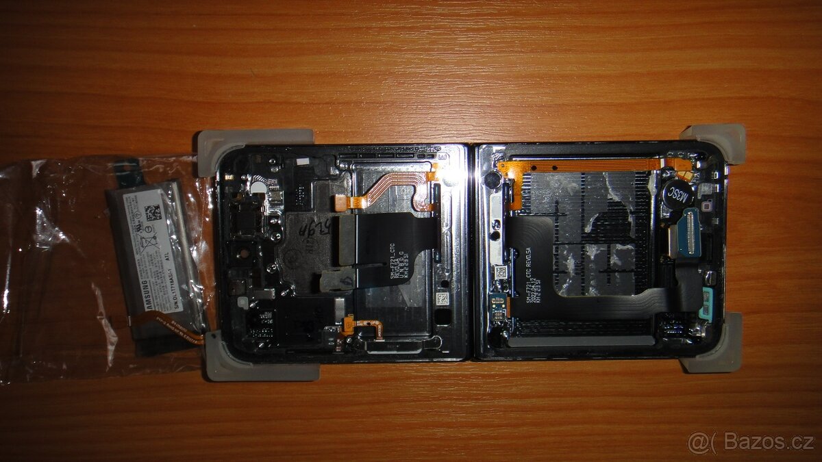 Samsung Galaxy Flip 4 - 12
