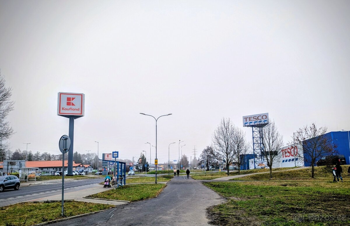 Pronájem bytu 3+1, Ostrov u Karlových Varů - 12