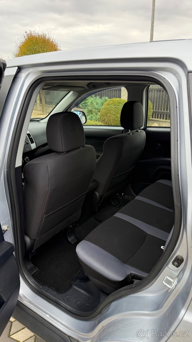 MITSIBISHI OULANDER 2.0i 108kw - 12