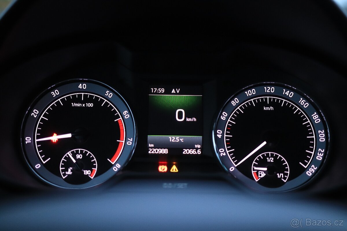 Škoda Octavia 3 facelift 1.0 tsi 85kw Style + - 12