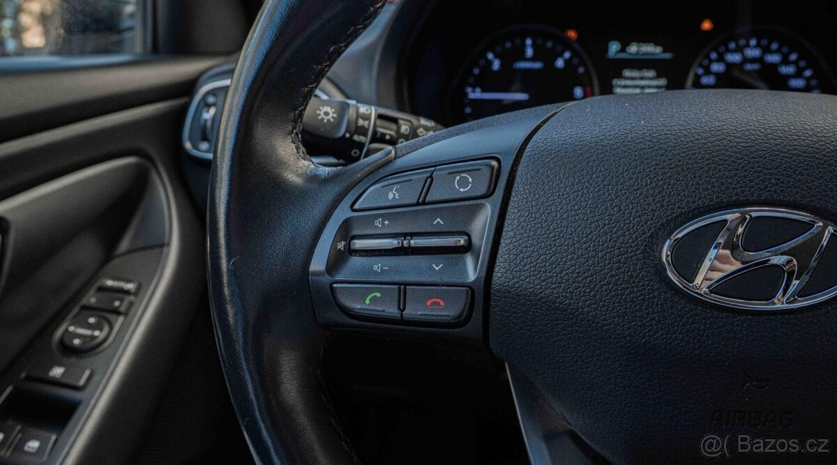 Hyundai i30 CW 1.6 CRDi Classic DTC - 12