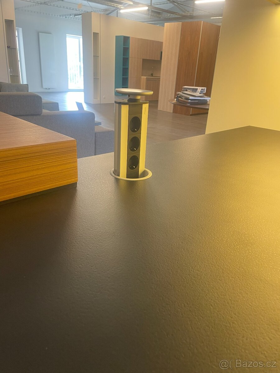 Kvalitní kuchyňská linka -NOVÁ - 12