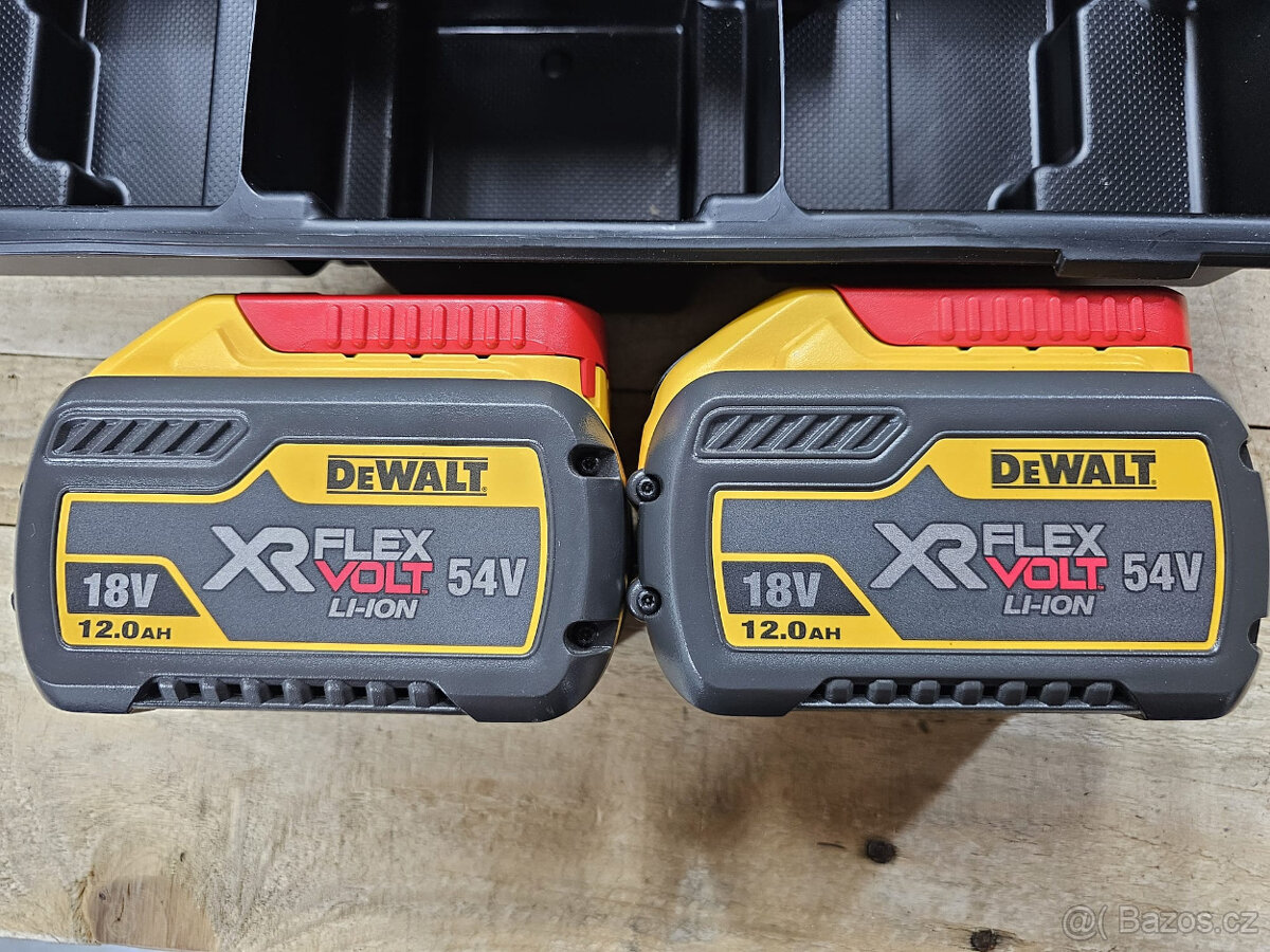 DeWALT DCH416NT + batt. + nabíječka + kufr - 12