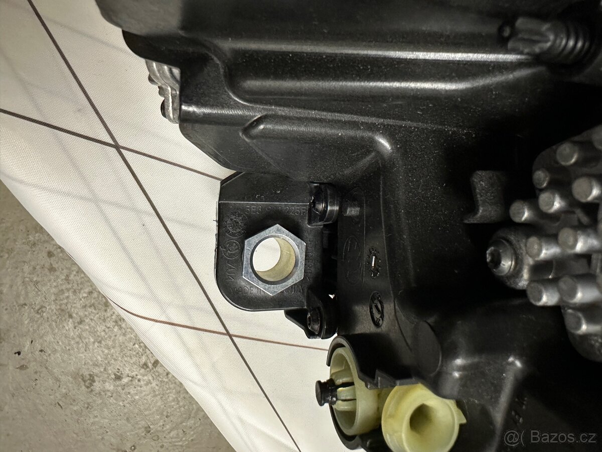 Octavia 4 lift světlo - 12