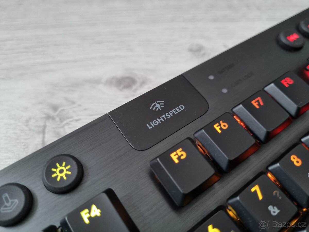 Mechanická klávesnice Logitech G915 TKL GL Tactile - 12