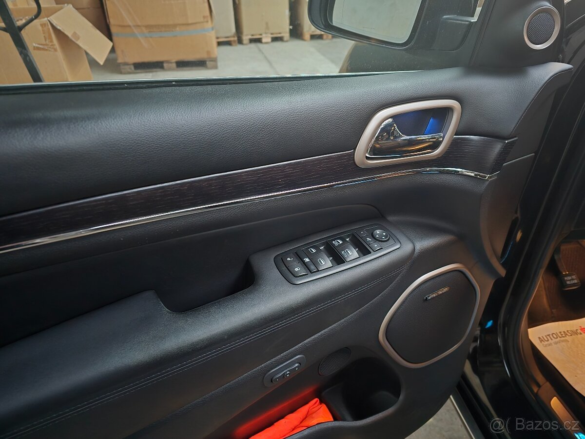 Jeep Grand Cherokee - 12
