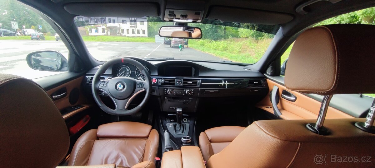 BMW e91 330i top výbava - 12