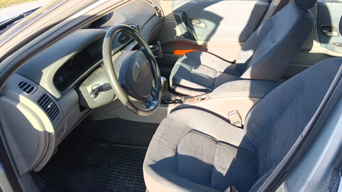 Renault Laguna 1.8 - 12