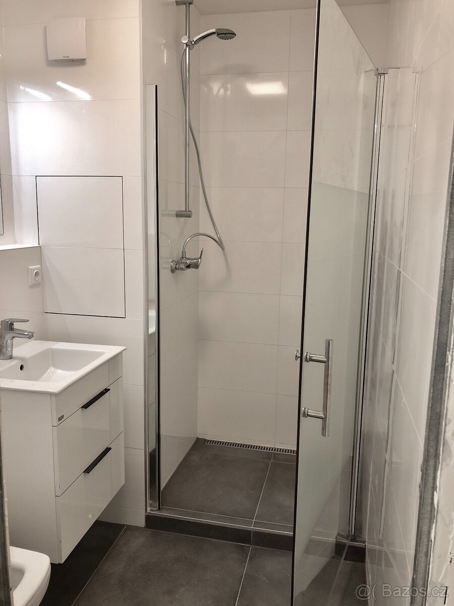 Pronájem 1+1 v Jundrově 32m2, hezký zařízený byt, vyhledávan - 12