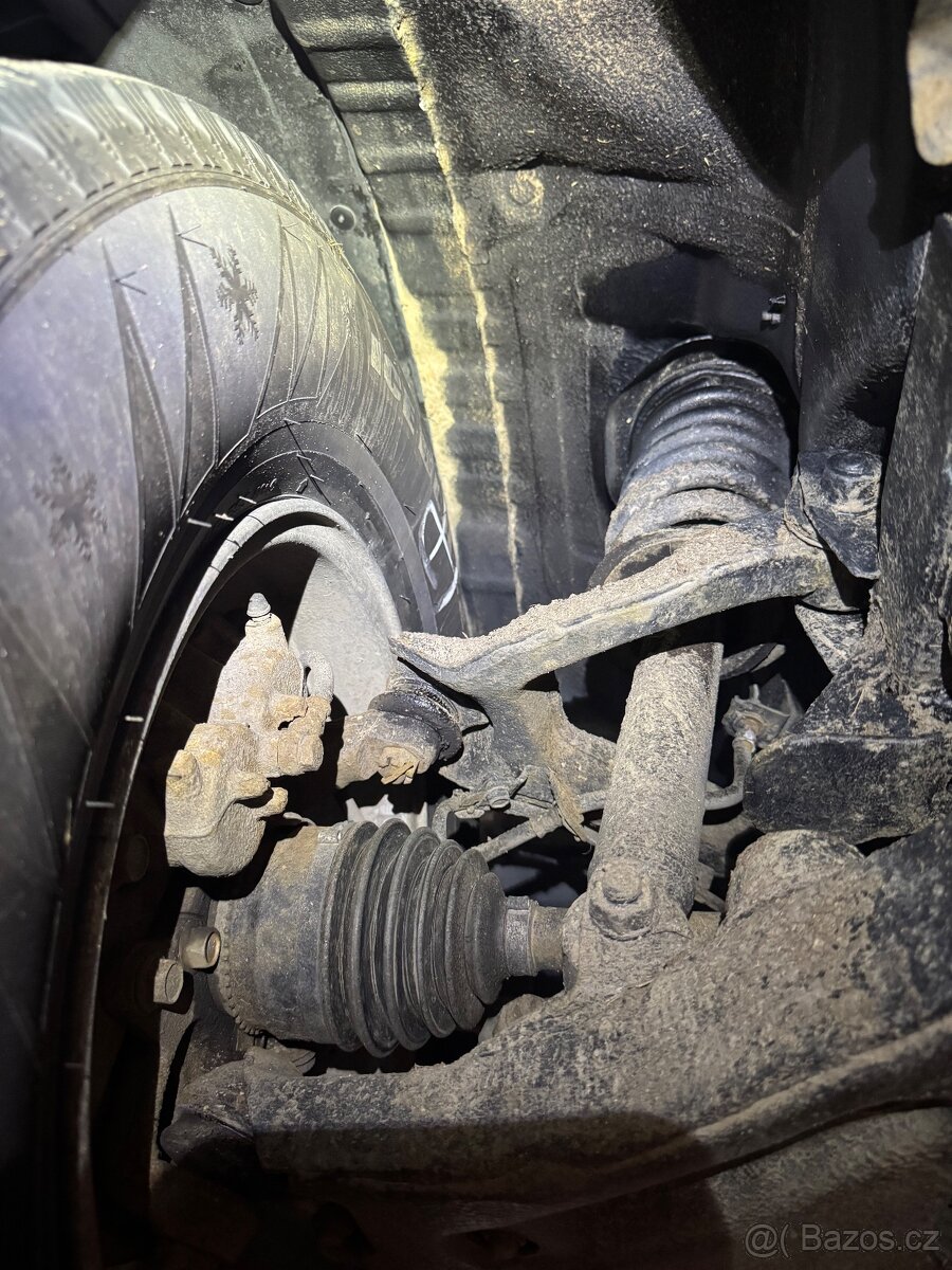 Mitsubishi Pajero 3.2DiD V6, 4x4, MANUÁL - 12