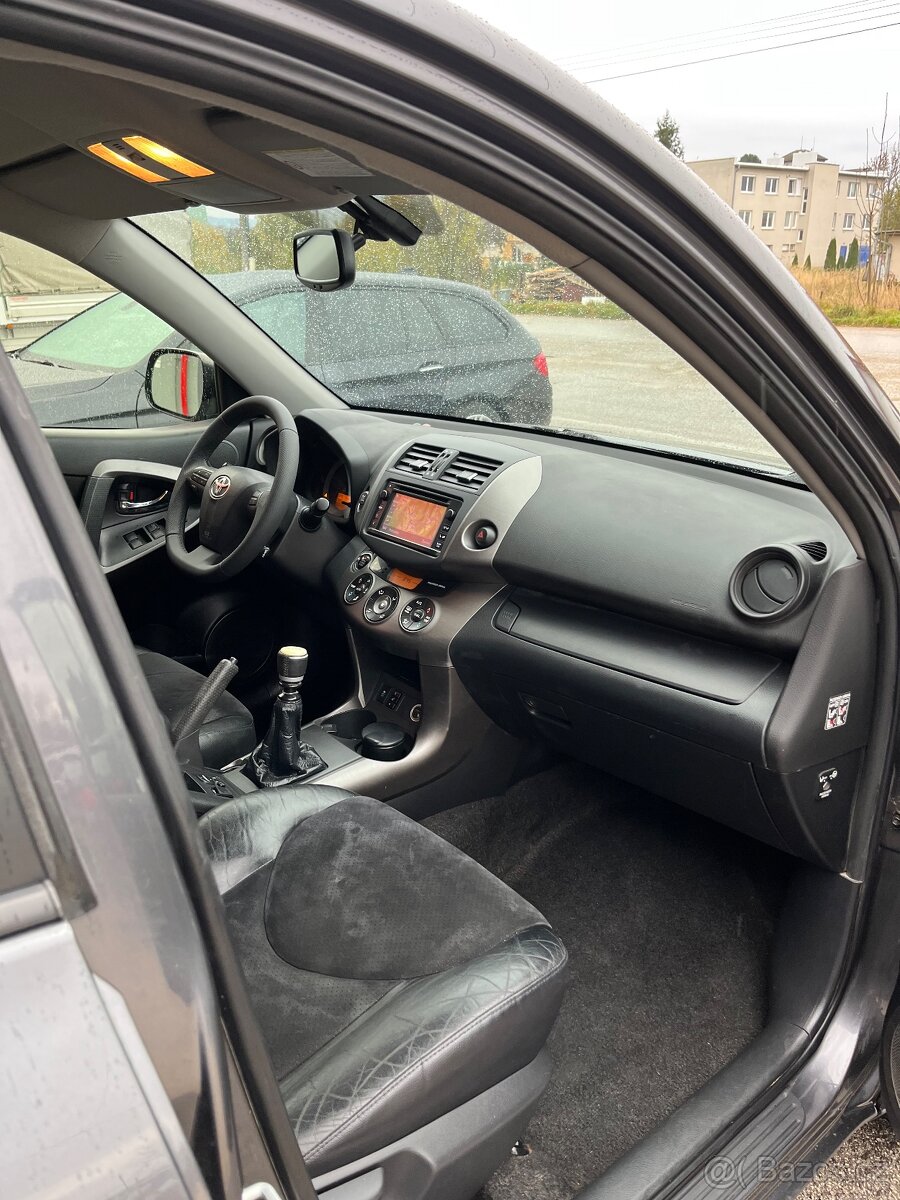 Toyota Rav4 D-4D 4x4 = Uzávierka, Top Stav, Bez korozie = - 12