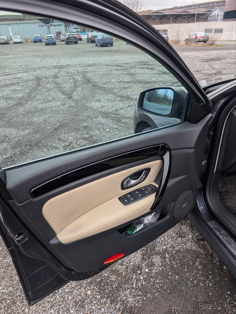 Renault Laguna 3.0 dci V6, Initiale Paris,4control, Bose - 12