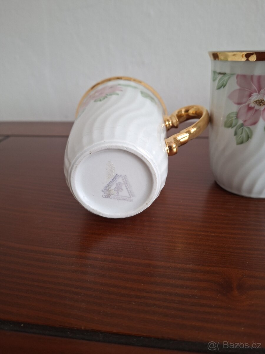 Sklenice a hrnečky - 12