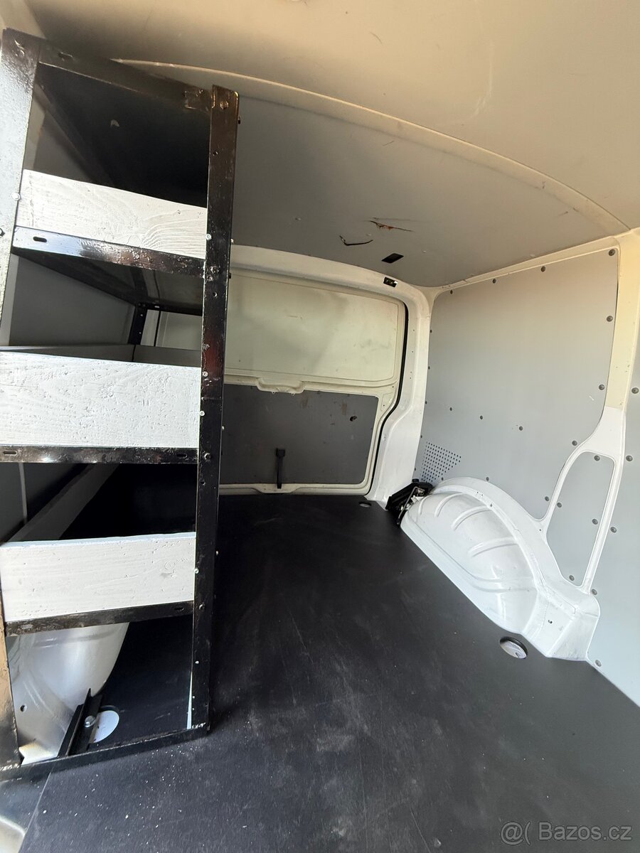 VW Transporter T5 - 12