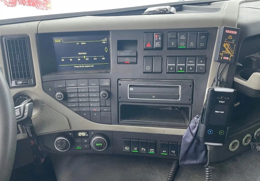 Volvo FM 380 6x2 E6 - valník s HDS - 12