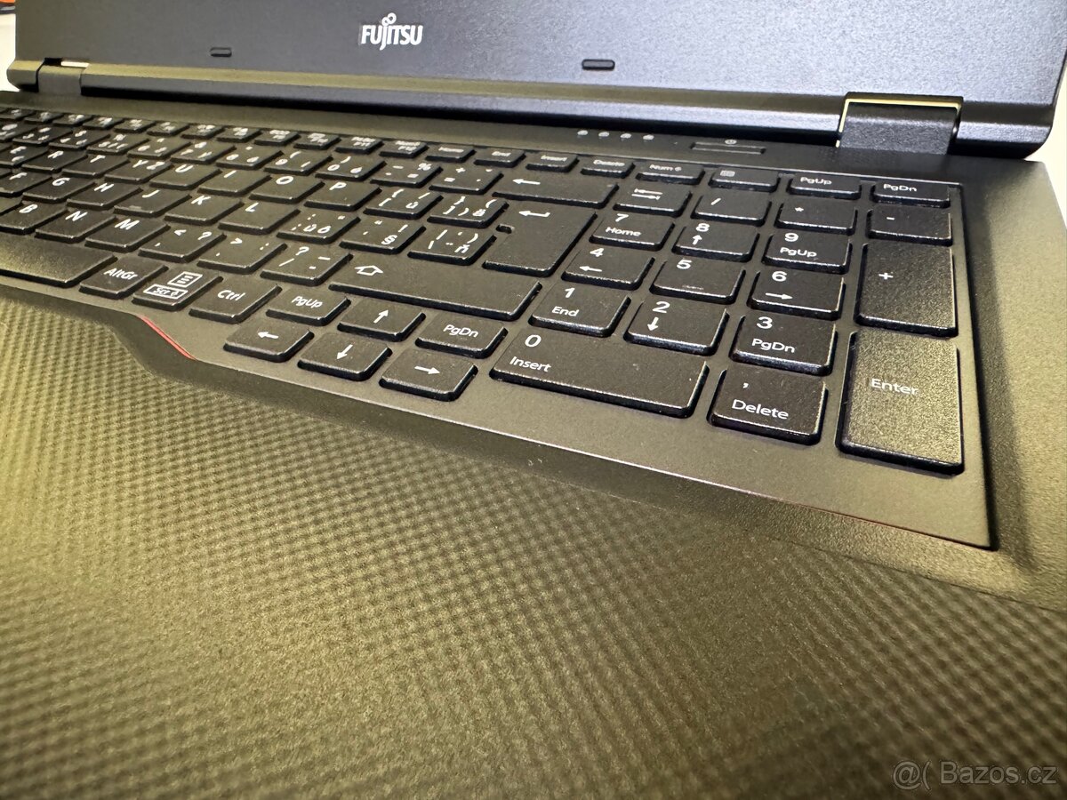 Fujitsu Lifebook E559 -repas, záruka 2roky, Win11 (ečK2518) - 12