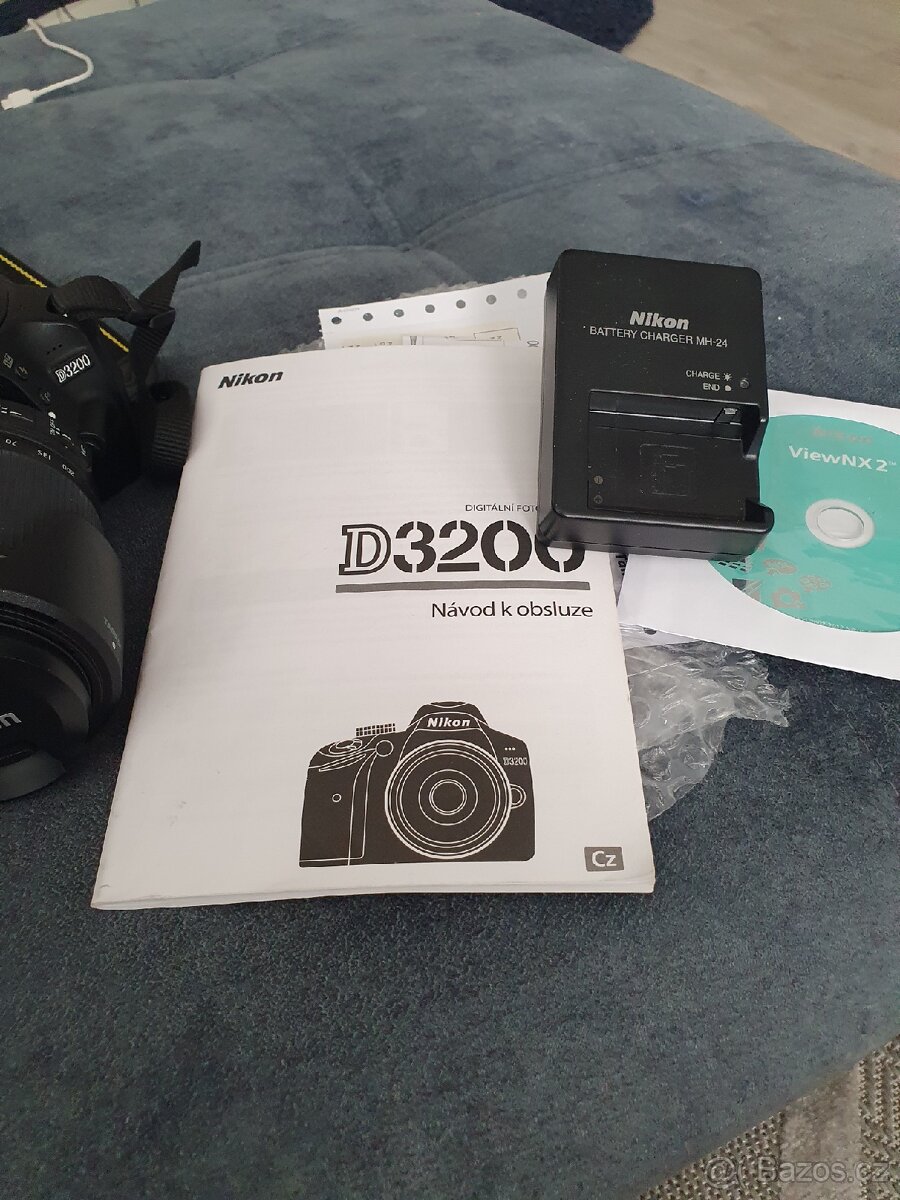 Digitální fotoaparát Nikon D3200 plus objektiv Tamron - 12