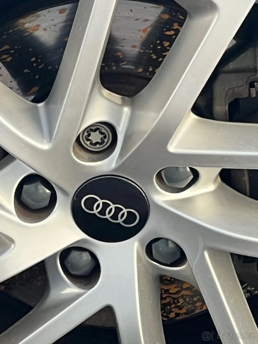 Stredové krytky - pukličky kolies AUDI - 12