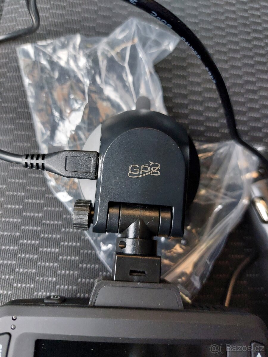 Kamera do auta Niceboy Pilot Q8 NOVÁ - 12