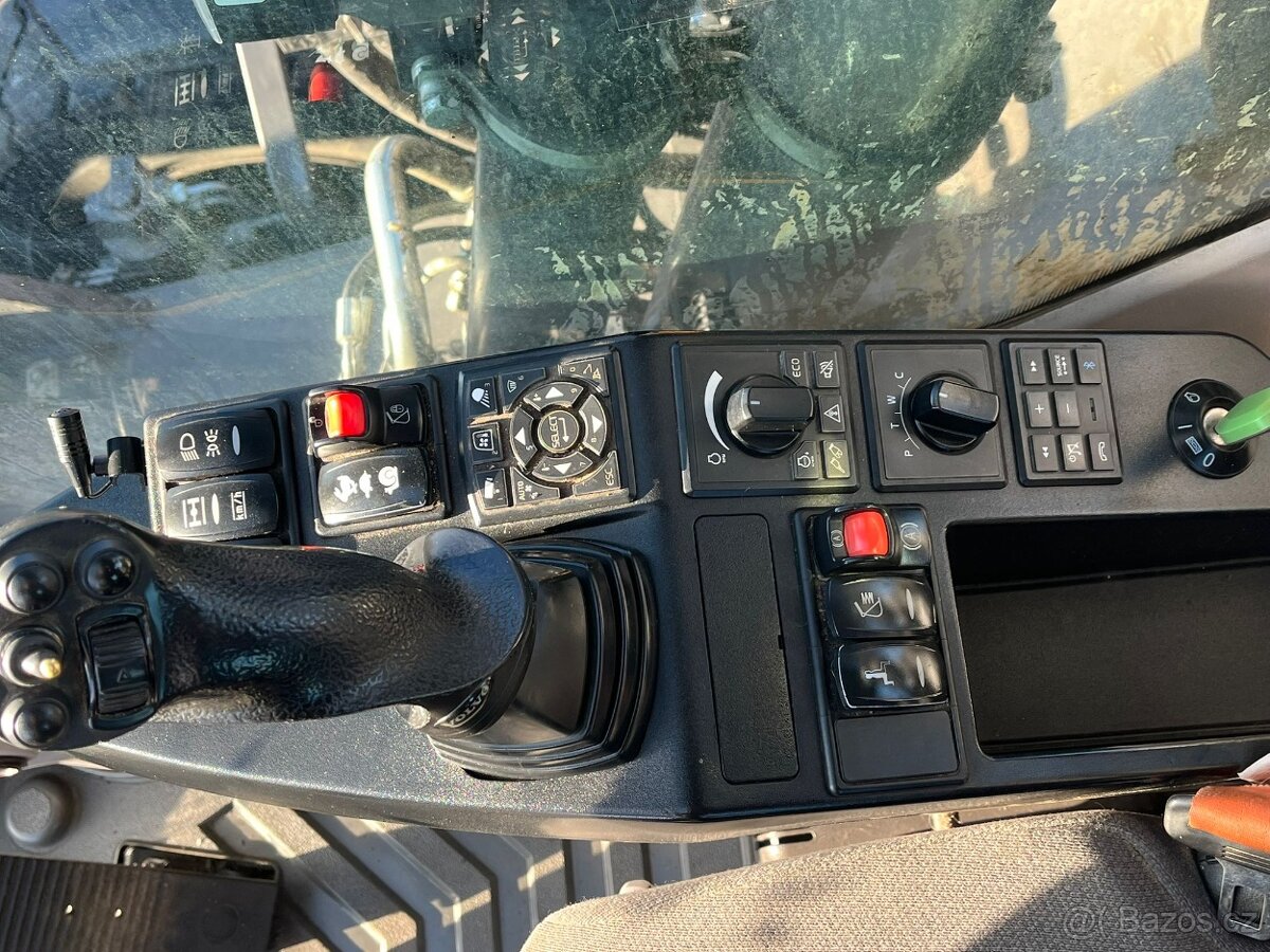 Kolové rypadlo Volvo EW160E s rotátorem - 12