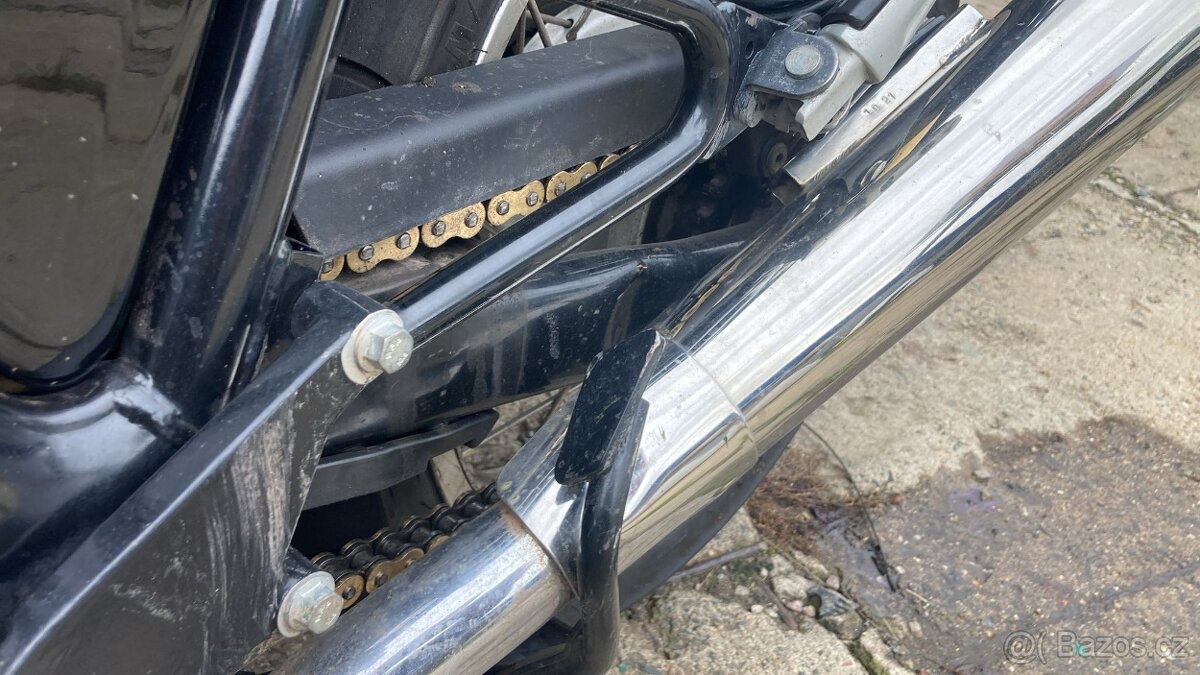 Royal Enfield Interceptor - 12