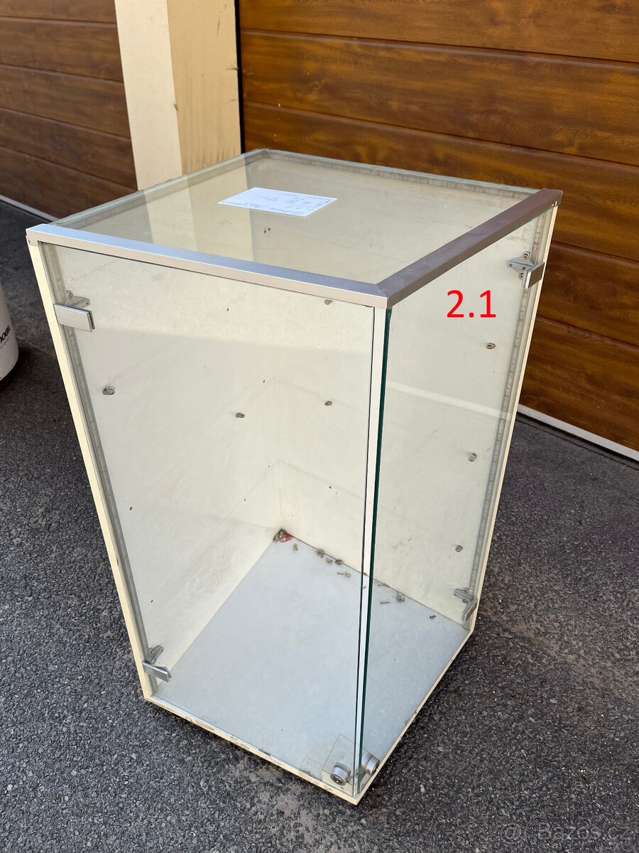 Nábytek do prodejny, stánek, kiosk, vitríny - 12