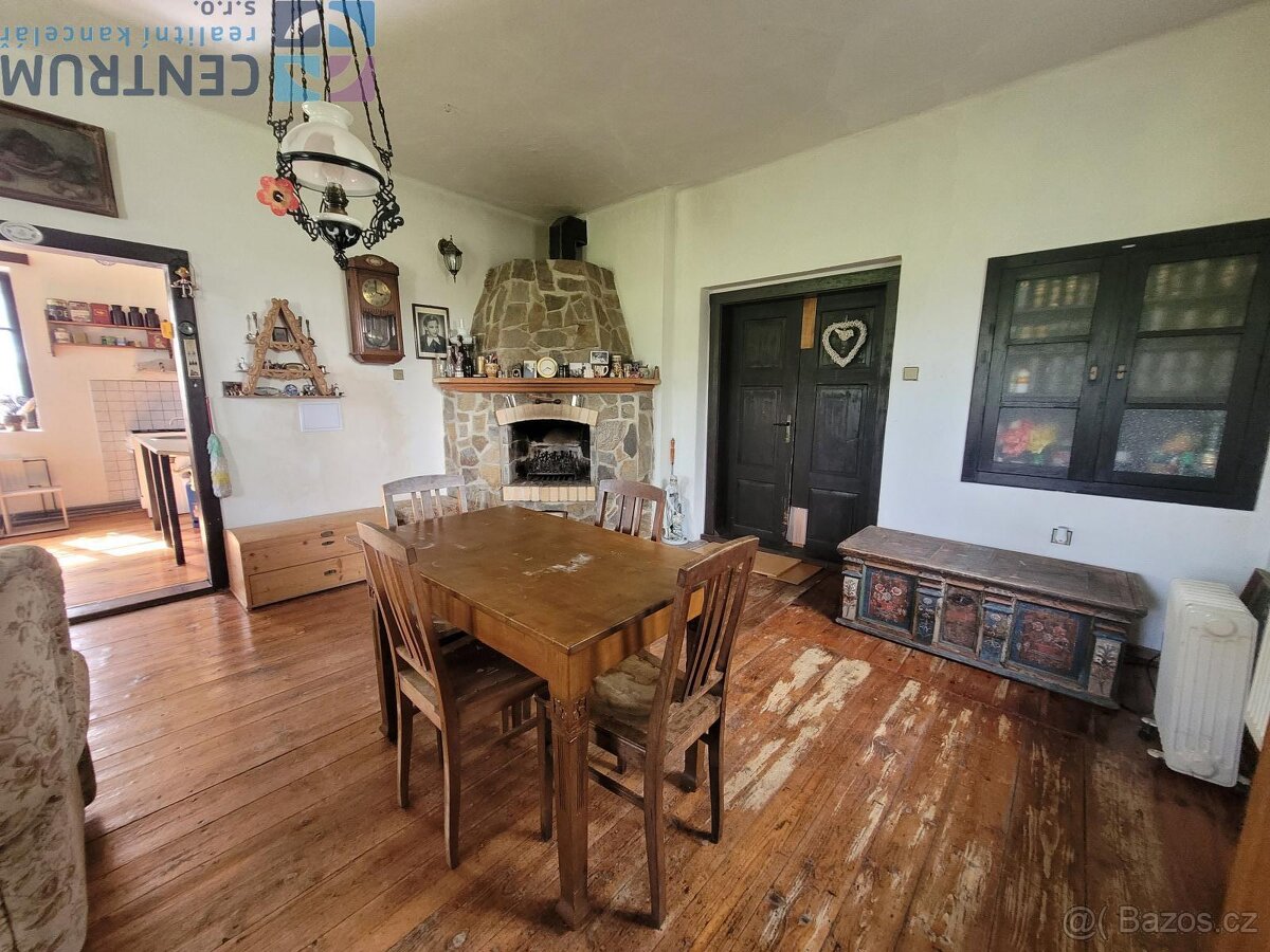 Rodinný dům v obci Bláhov u H - 12