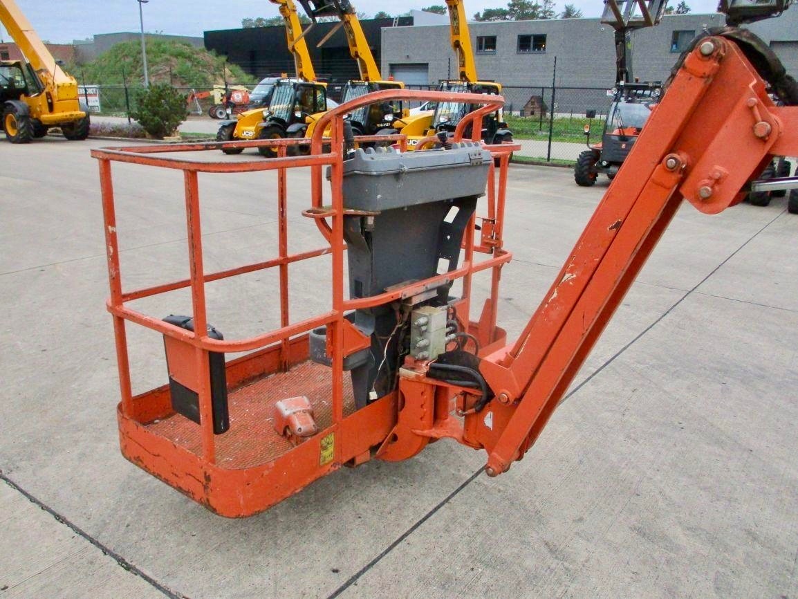 TERÉNNÍ KLOUBOVÁ PLOŠINA JLG 510 AJ - 12