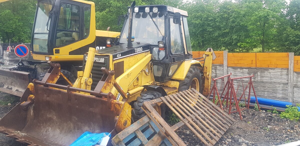 Caterpillar 428B - 12