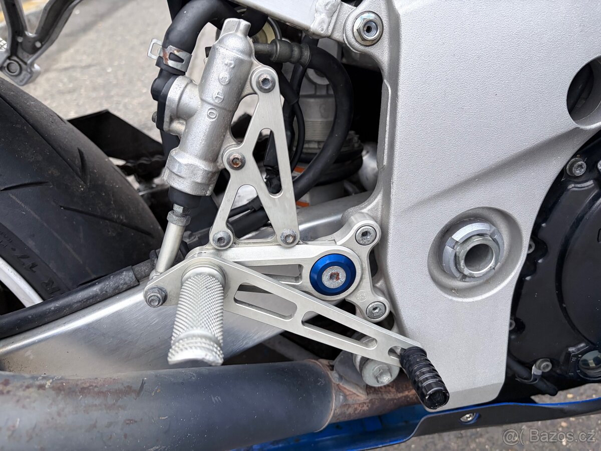 Suzuki gsxr 600 k1 - 12