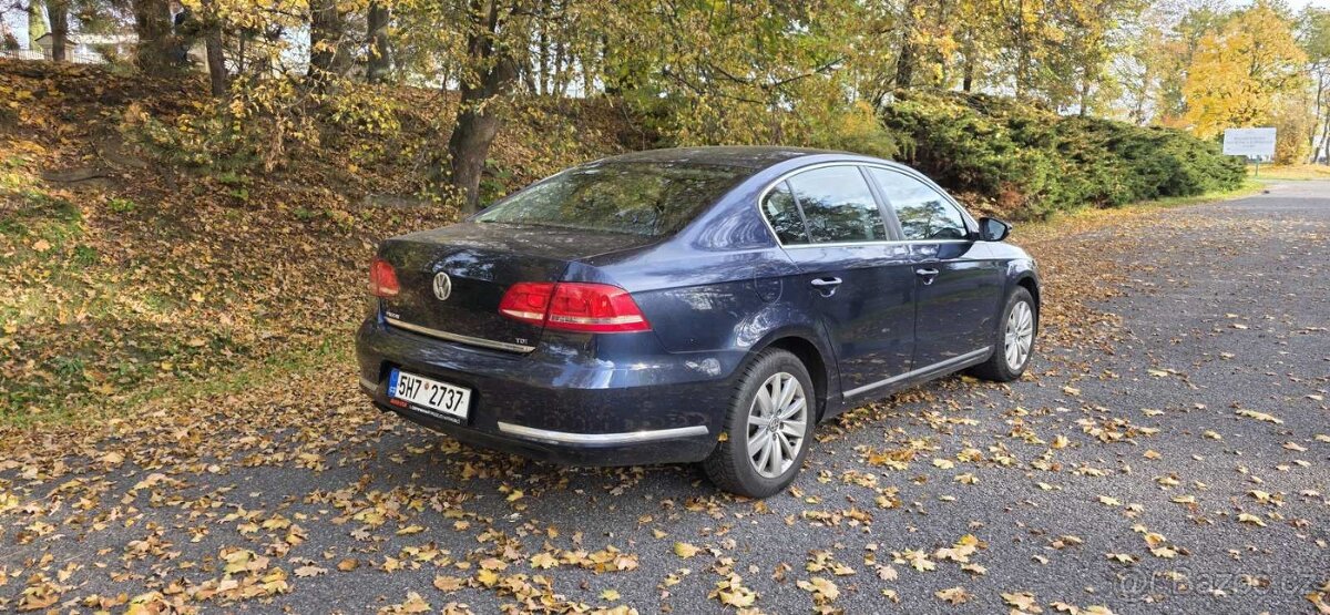 Volkswagen Passat B7 1.6 TDI BlueMotion - 12