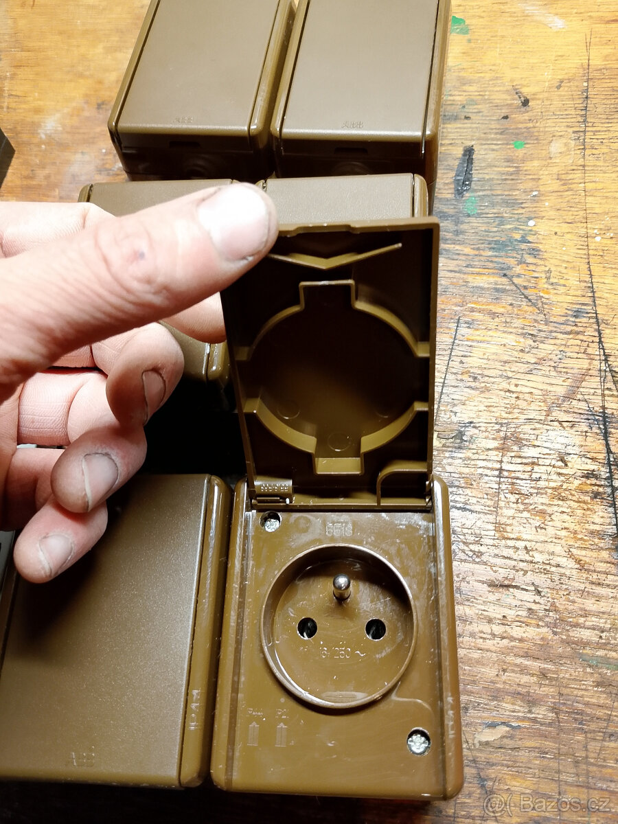 Elektromateriál - 12