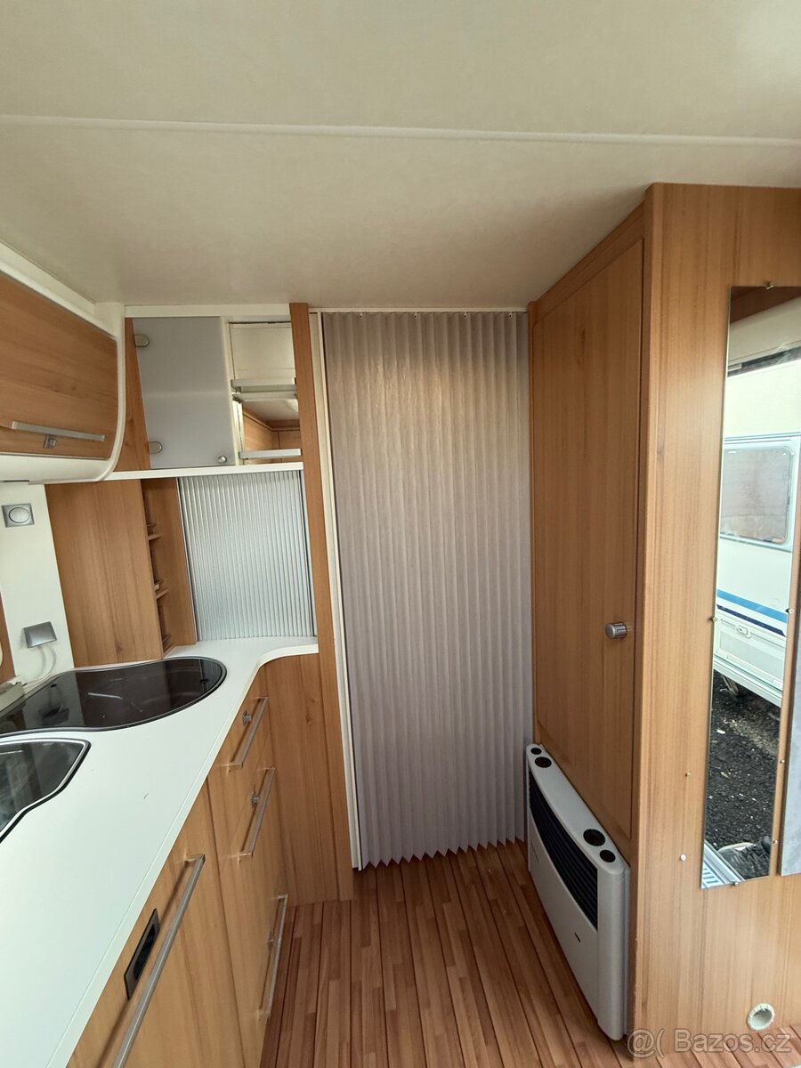 Knaus südwind 450 - předstan, vybavení - 12