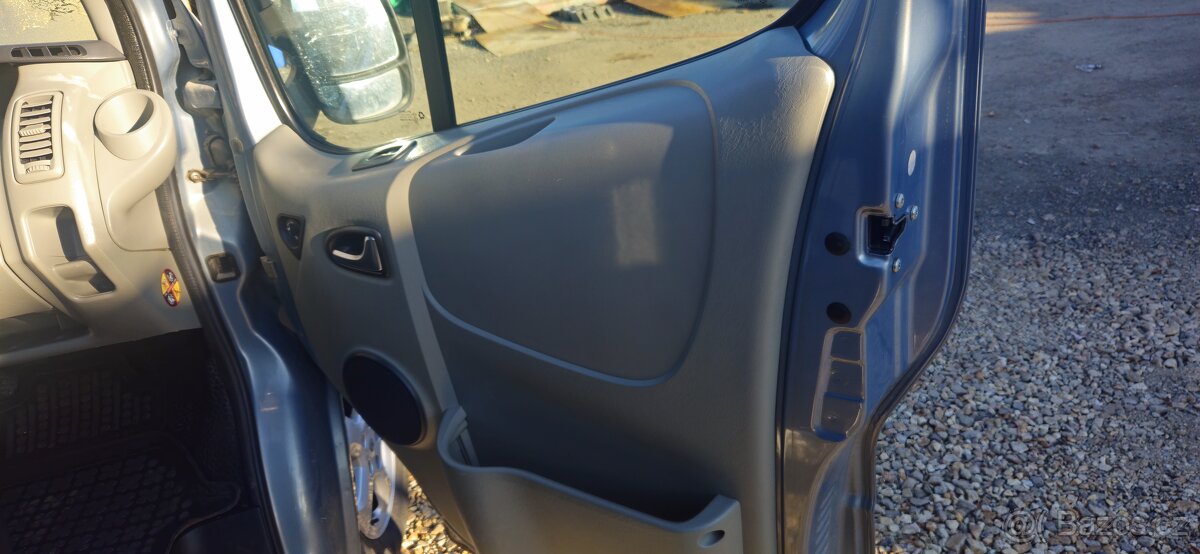 Renault Trafic 2.dci automat 5mist - 12