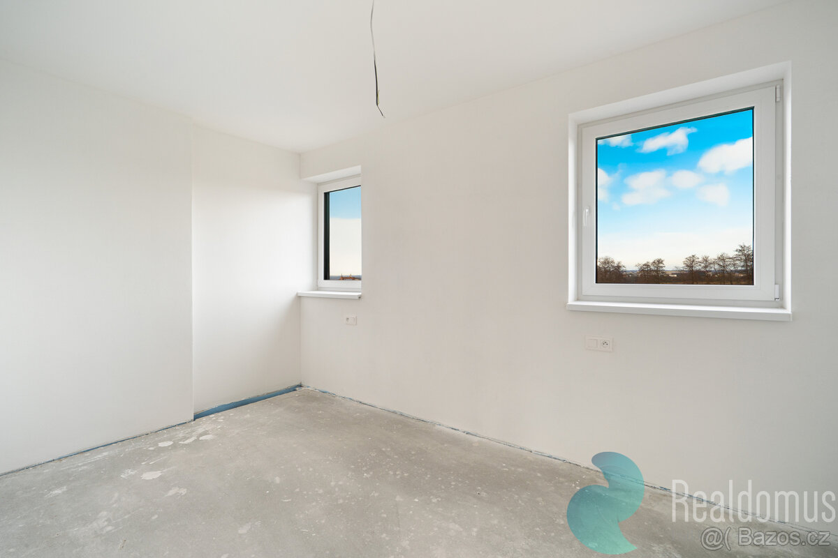 Byt 4+kk, 99m², prostorný balkon 20,9 m², 2 parkovací stání, - 12