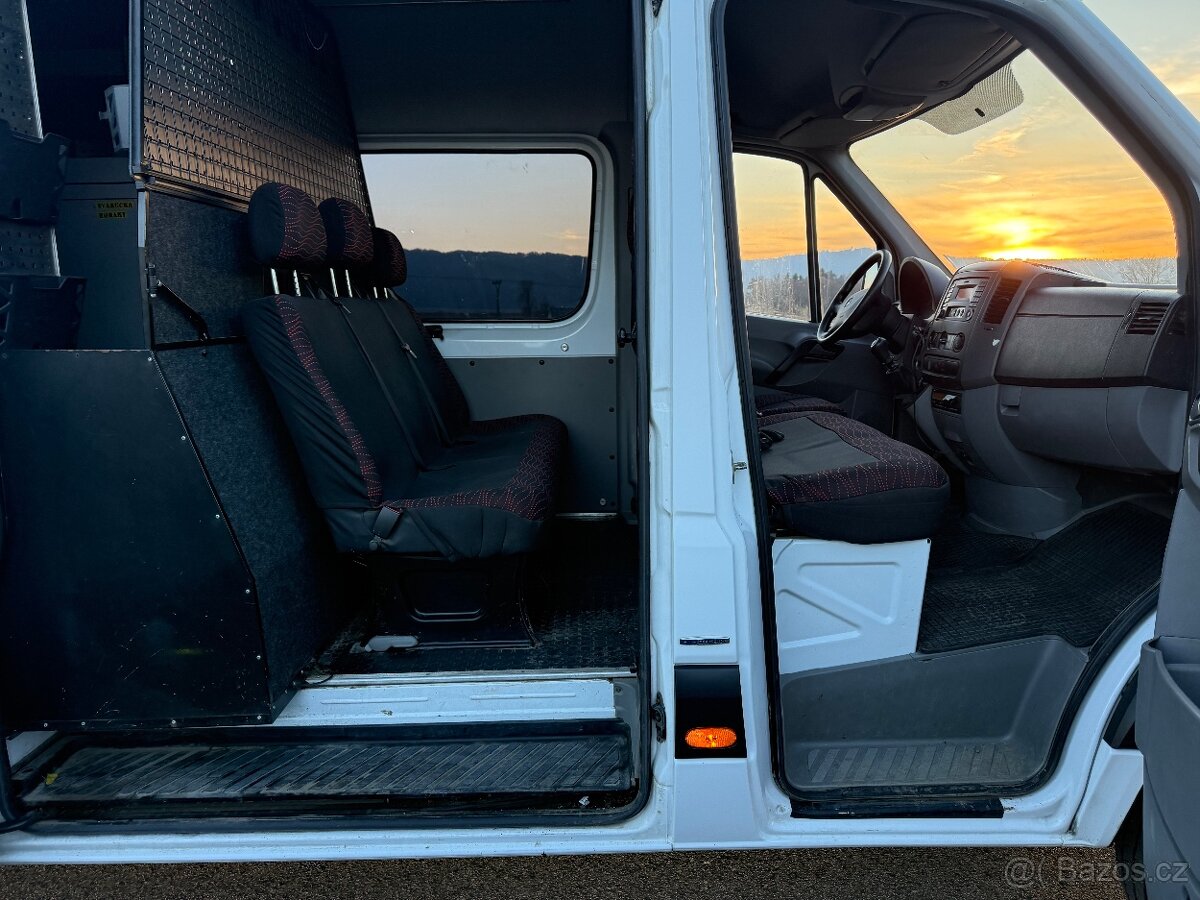 MB Sprinter 516 4x4 dílna + 6 místné - 12