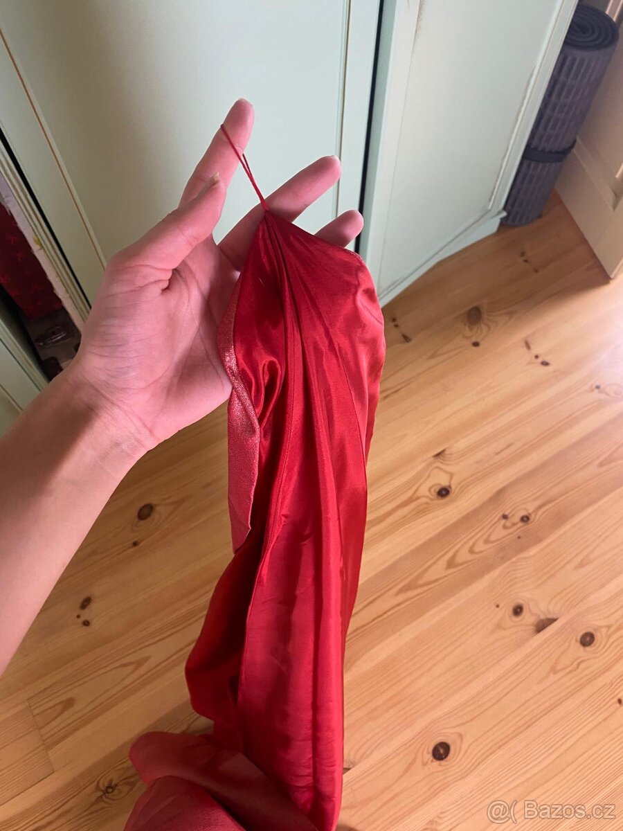 Minimalistické luxusní hedvábné nové plesové šaty s vlečkou - 12