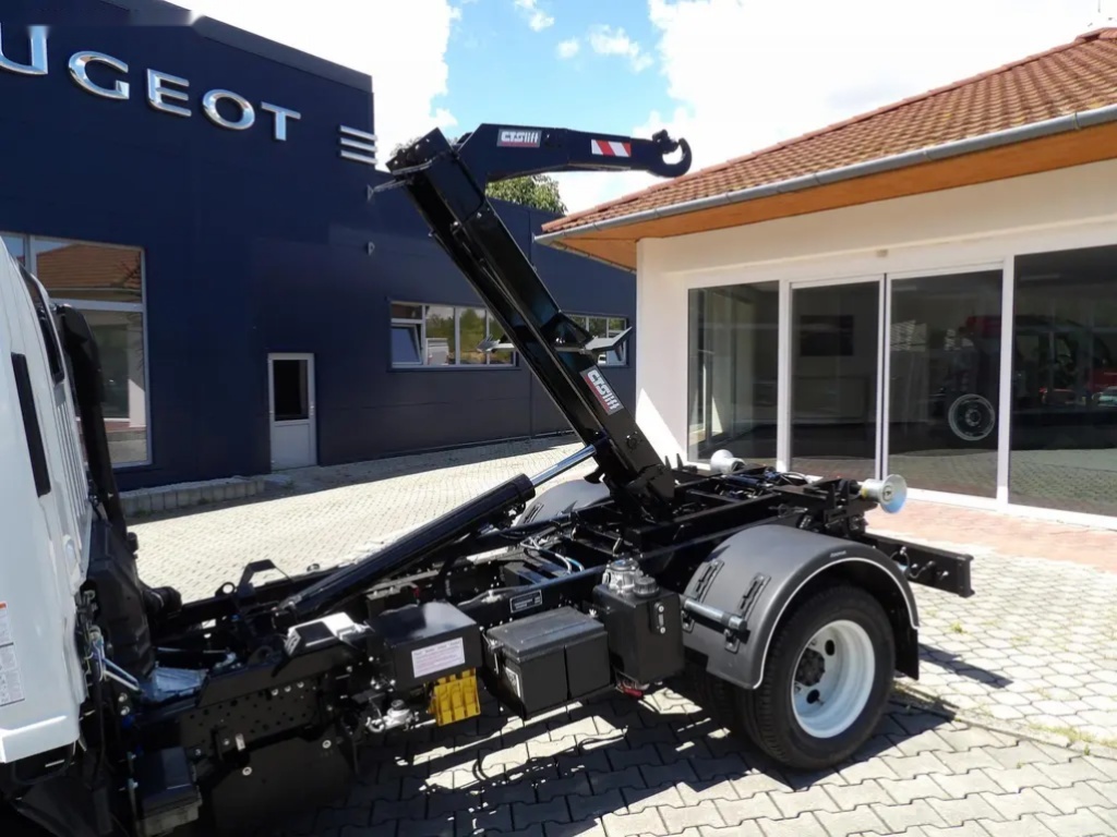 Isuzu, M27 3,0L, hákový nosič kontejn - 12