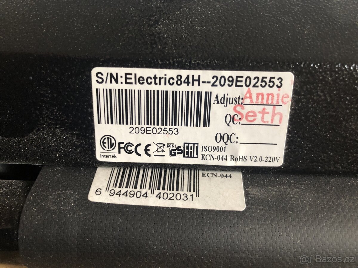 Projekční plátno motorické,rámové,vypínací - 12