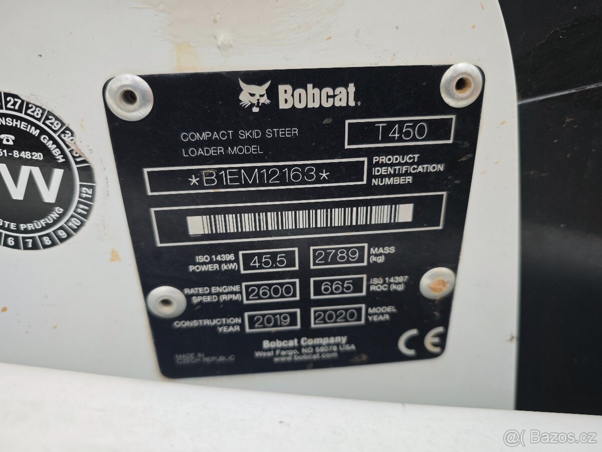 Smykový nakladač Bobcat T450 - 12