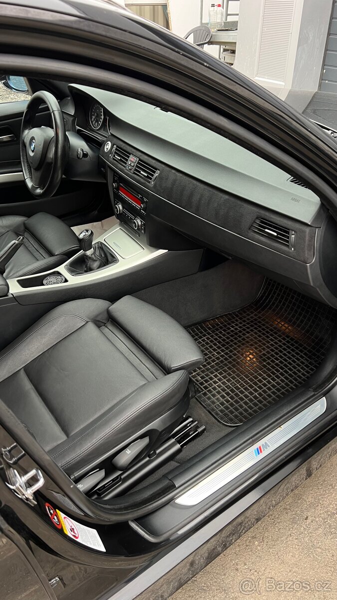BMW E91 330d M paket Manuál 170 kW - 12