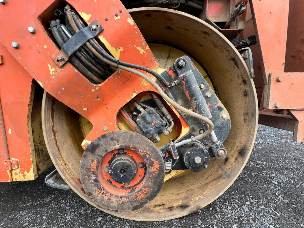 Vibrační válec DYNAPAC CC232+ PODRCOVAČ, ROK 2006 - 12