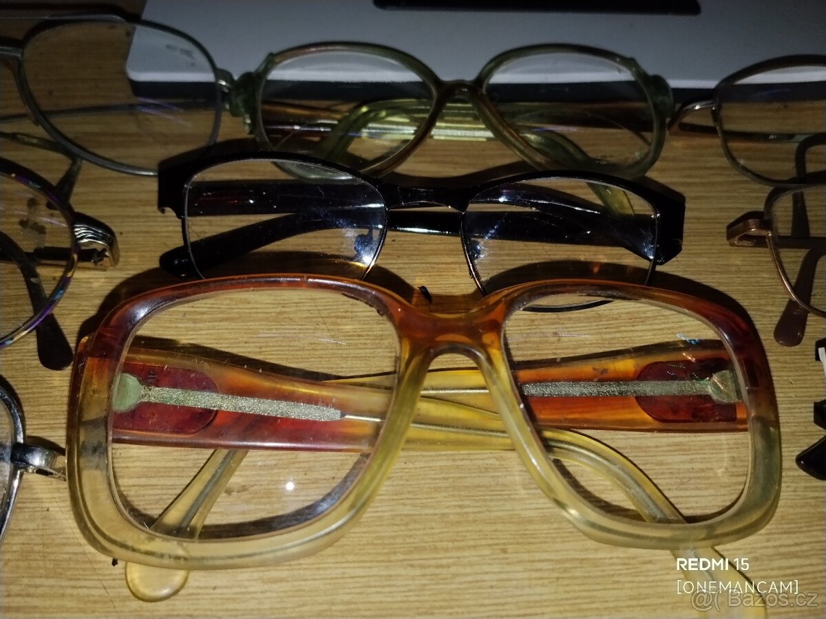 34 ks brýlí retro, Balmain, a další + díly - 12