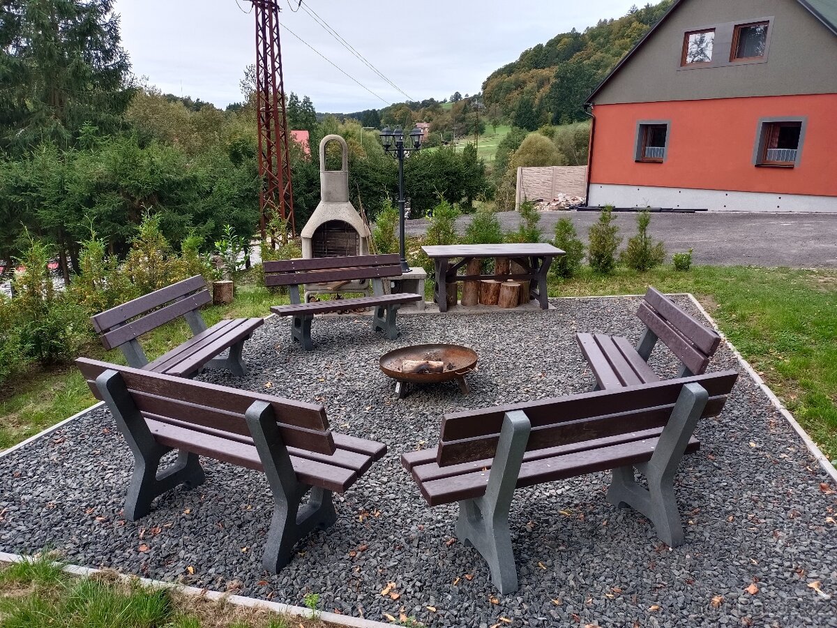 PARÁDNÍ CHALUPA - 12